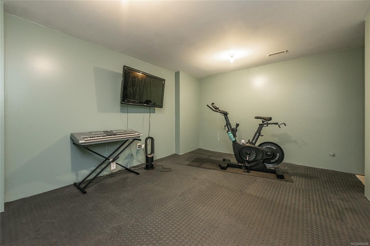 391 Burnside Rd