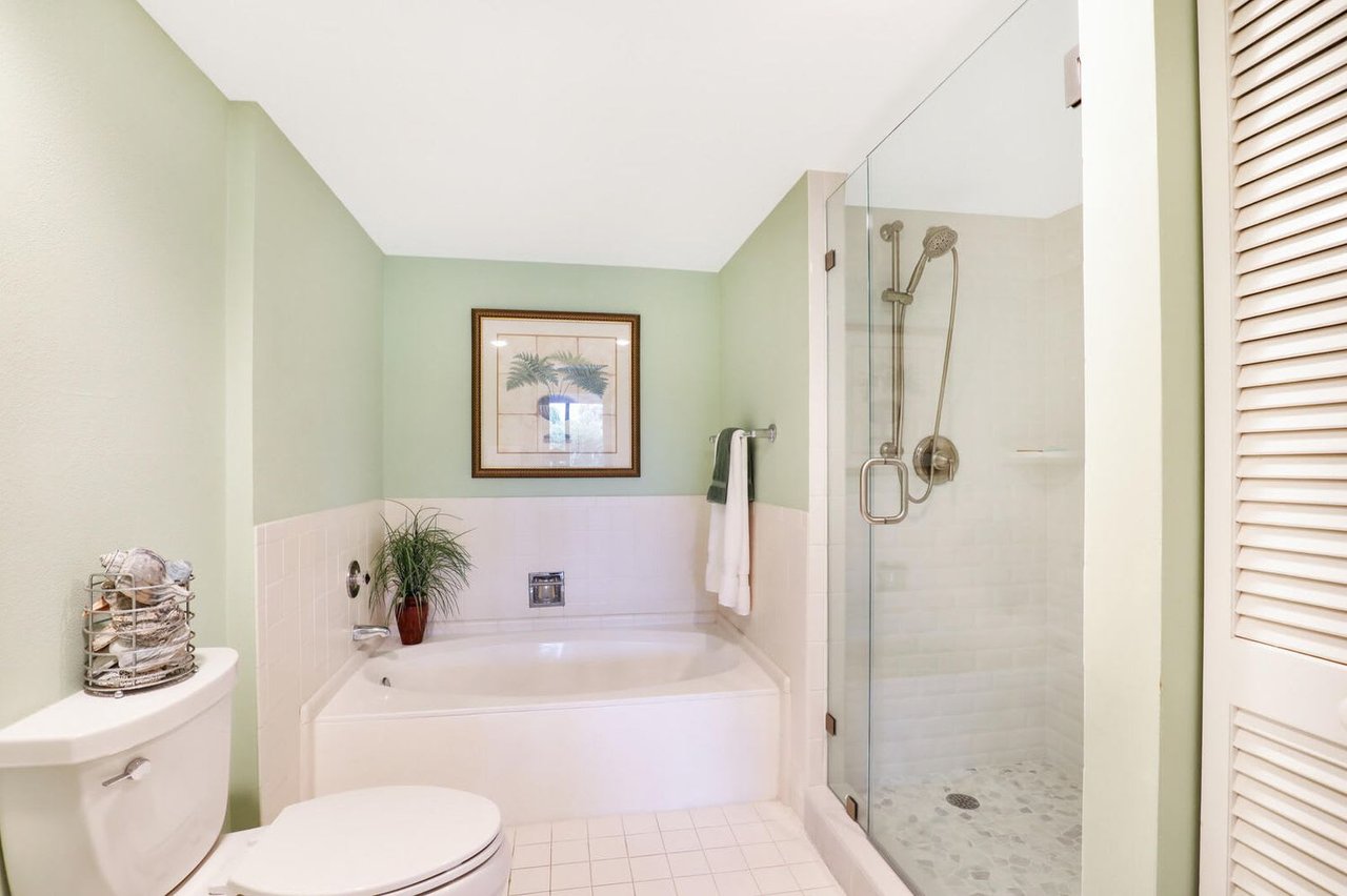 122 Lakeshore Drive #2320
