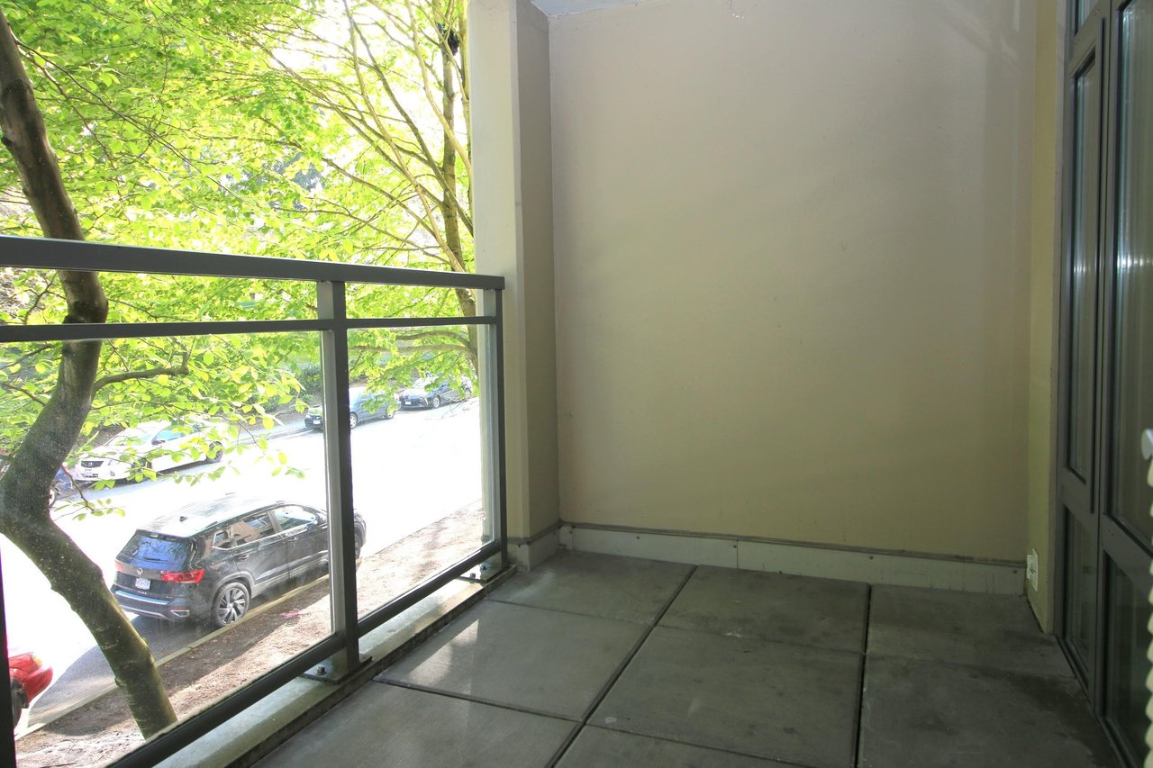 206-3660 Vanness Ave