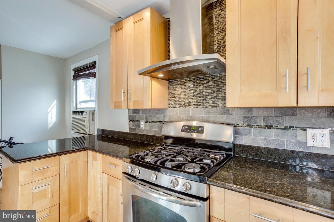 434 Longfellow St NW