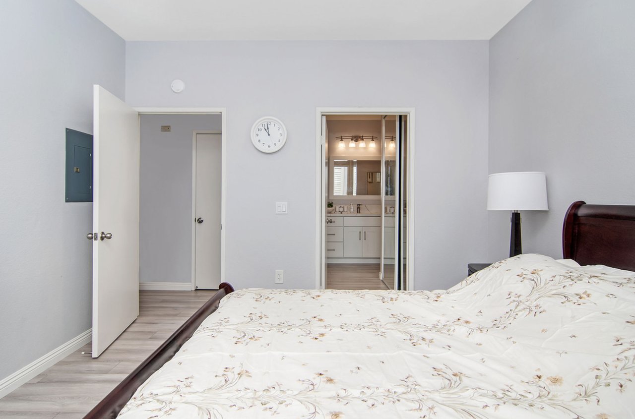 New Salem, Mira Mesa condo