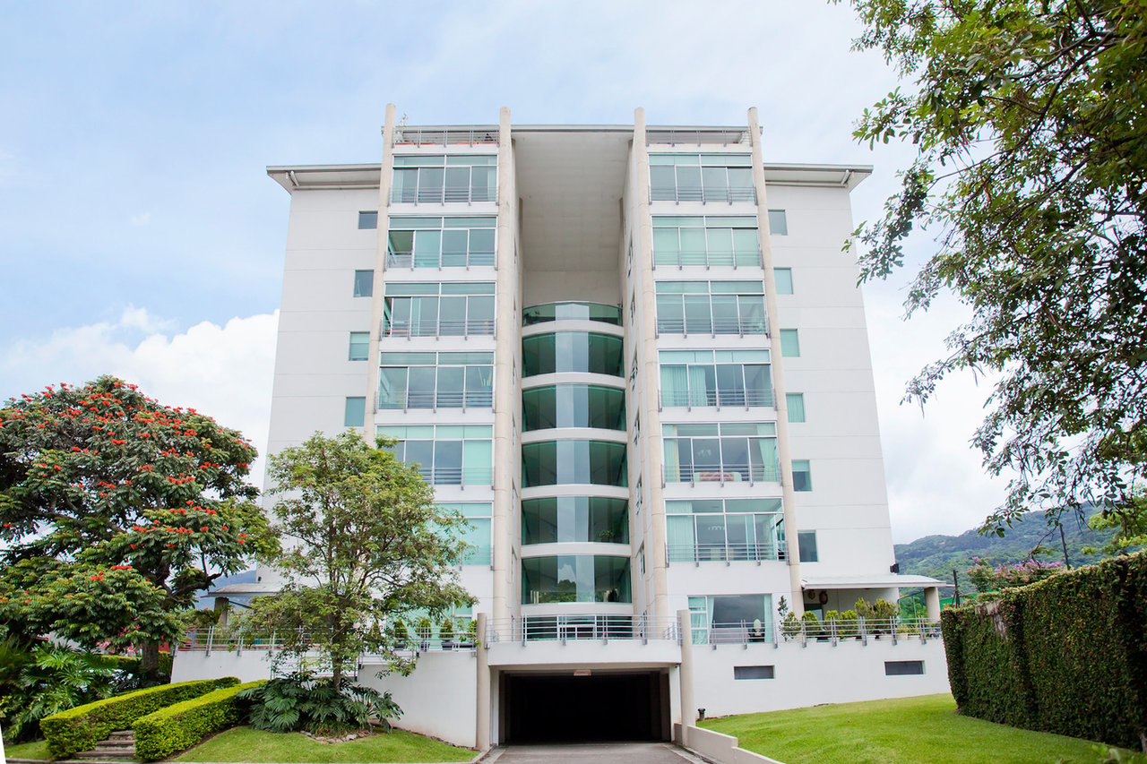 Mountain View Contemporary Apartment, Escazu, San Jose