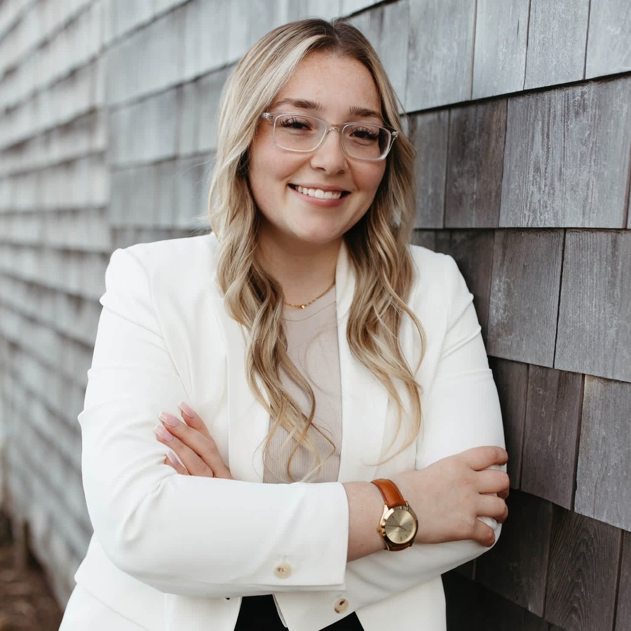 Angela Locke Massachusetts Real Estate Agent Headshot