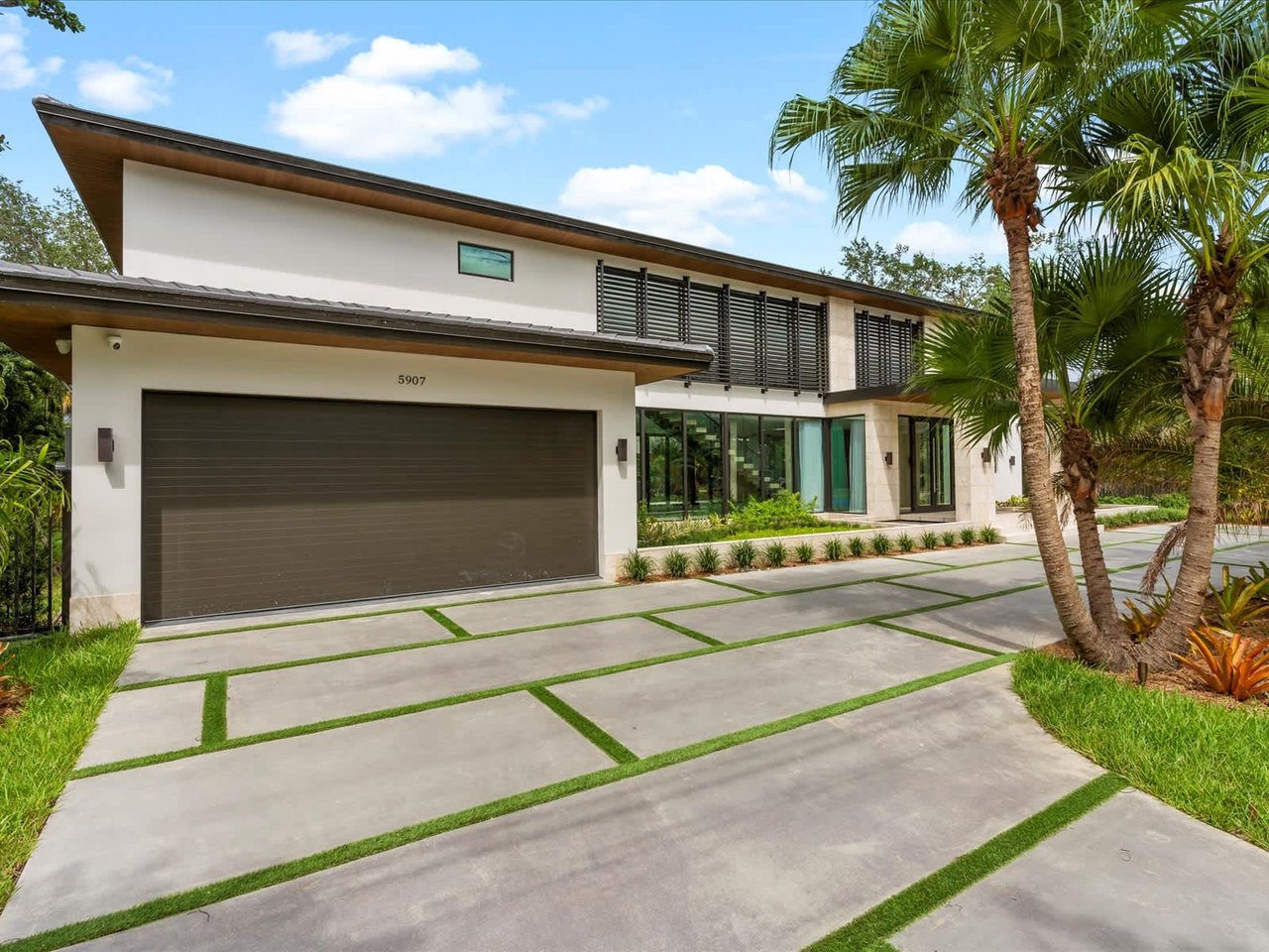 NEW LUXURY CONSTRUCTION IN SOUTH MIAMI