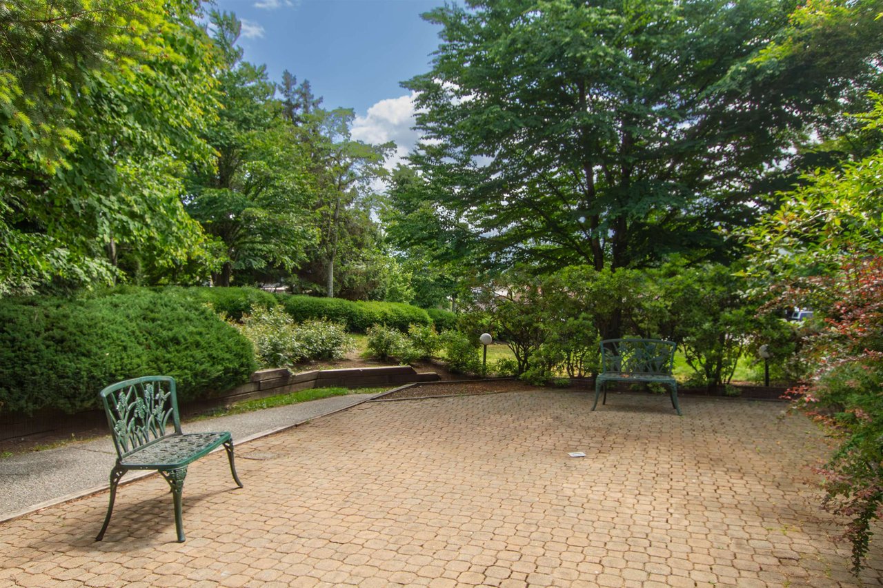 E103-40180 Willow Cres
