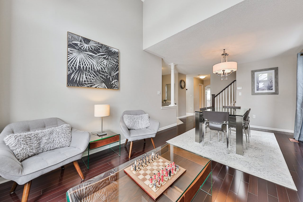 2582 FALKLAND Crescent, Oakville