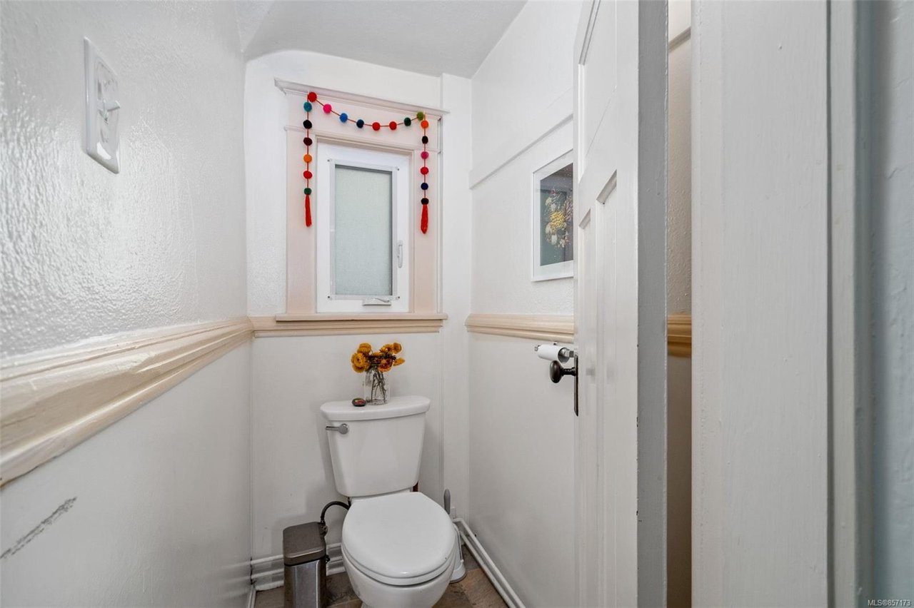 2632 Fernwood Rd
