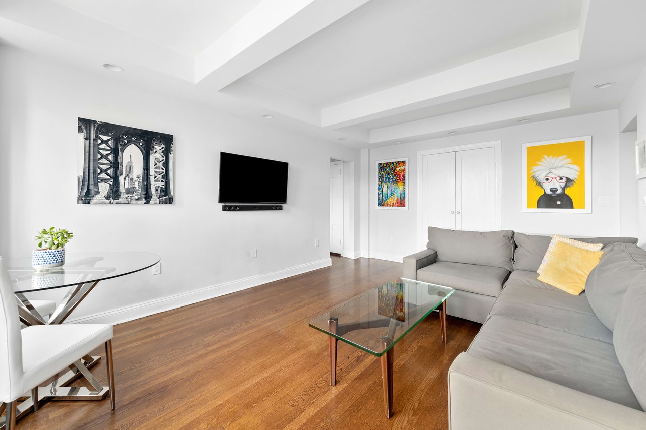240 East 79th St 15C