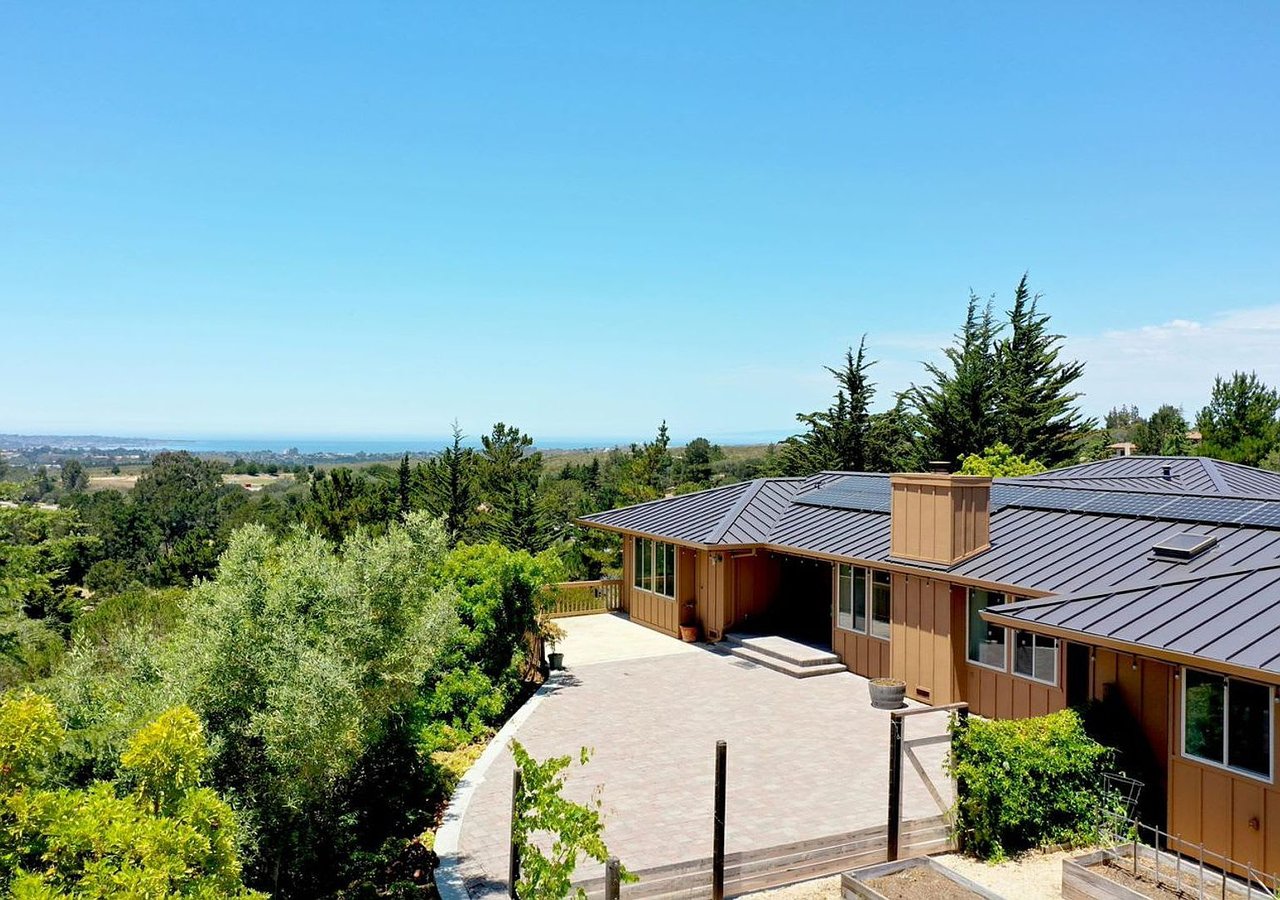 23730 Spectacular Bid Ln