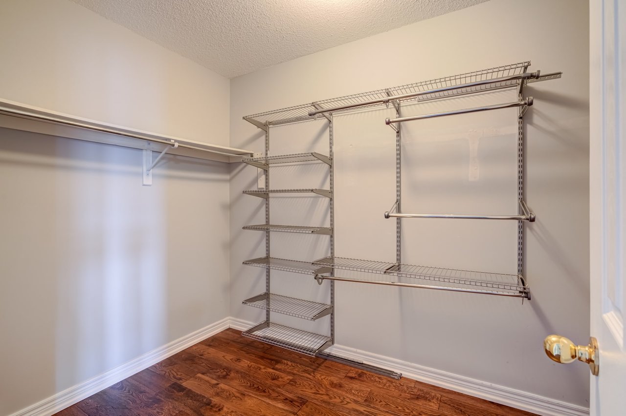 11 Cathmar Dr