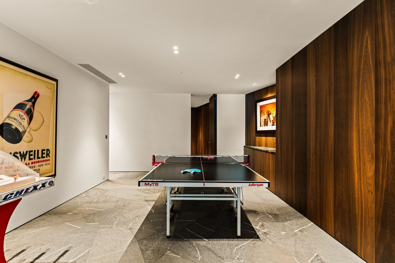 3296 Archibald Wy