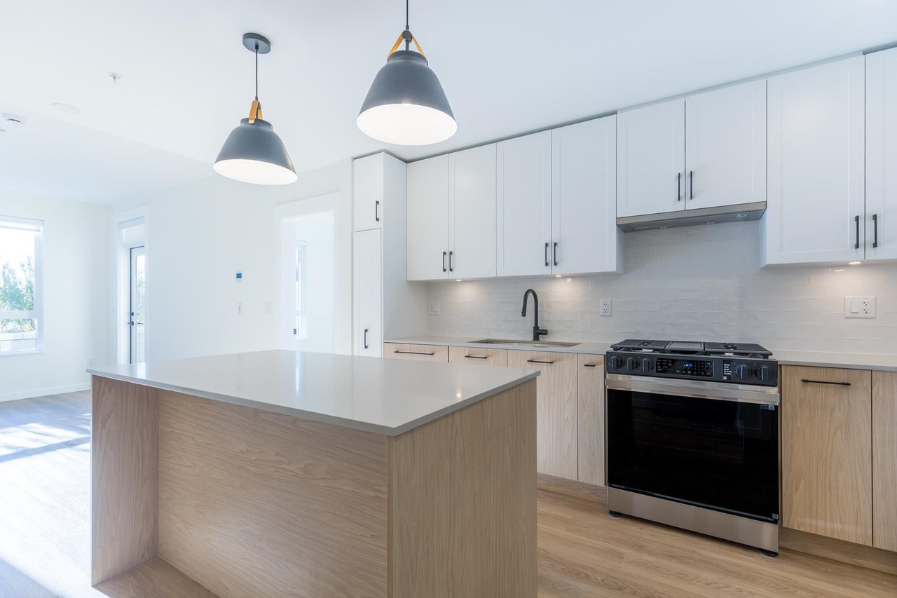 207-27218 Aldergrove Town Center Dr