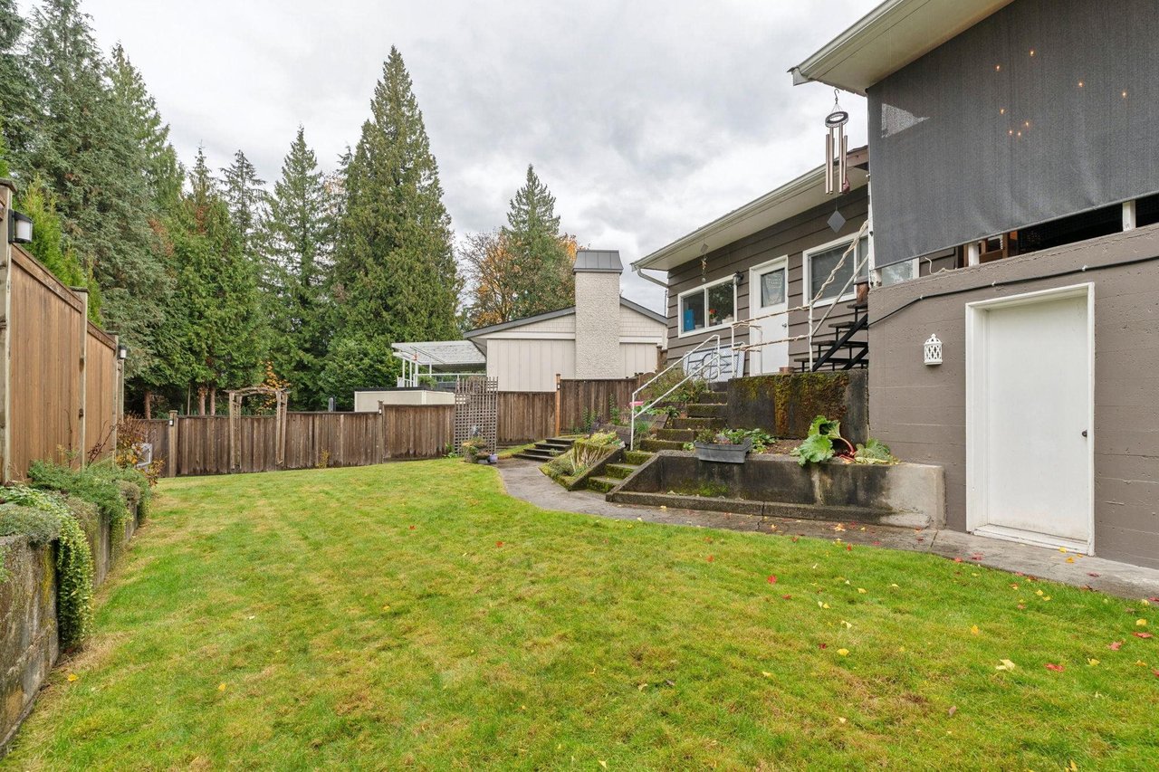 1501 Marine Cres