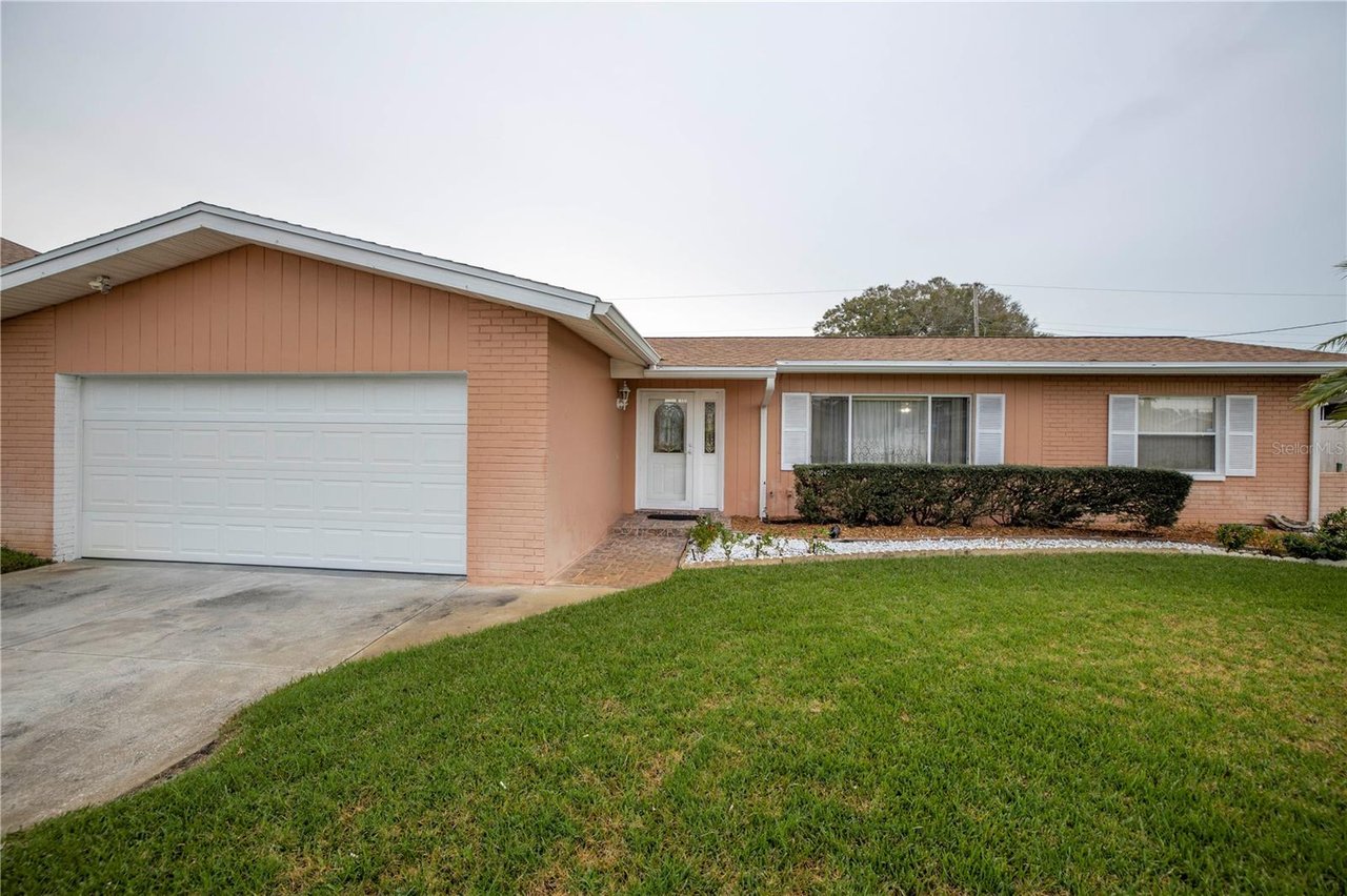 13852 Meares Dr, Largo, FL 33774