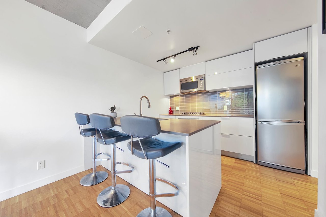 1505-128 W Cordova St