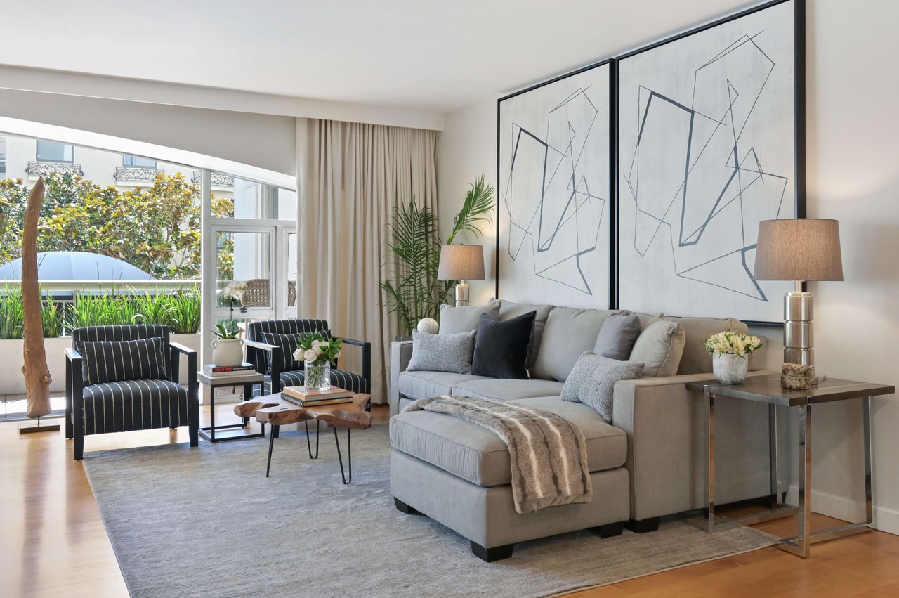 Large Condo & Terrace at 2200 Pacific