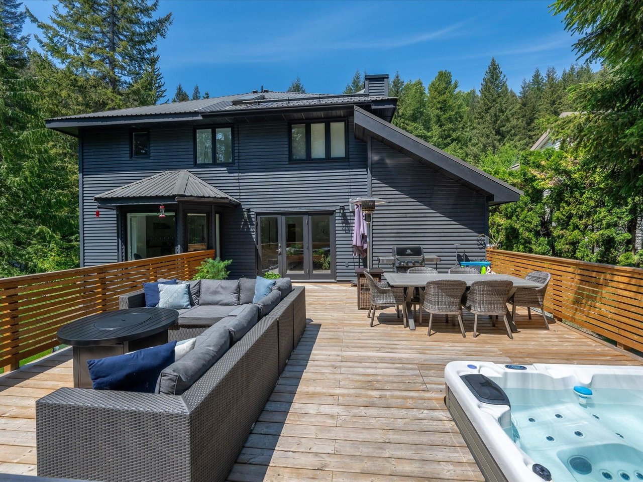 8309 Valley Dr