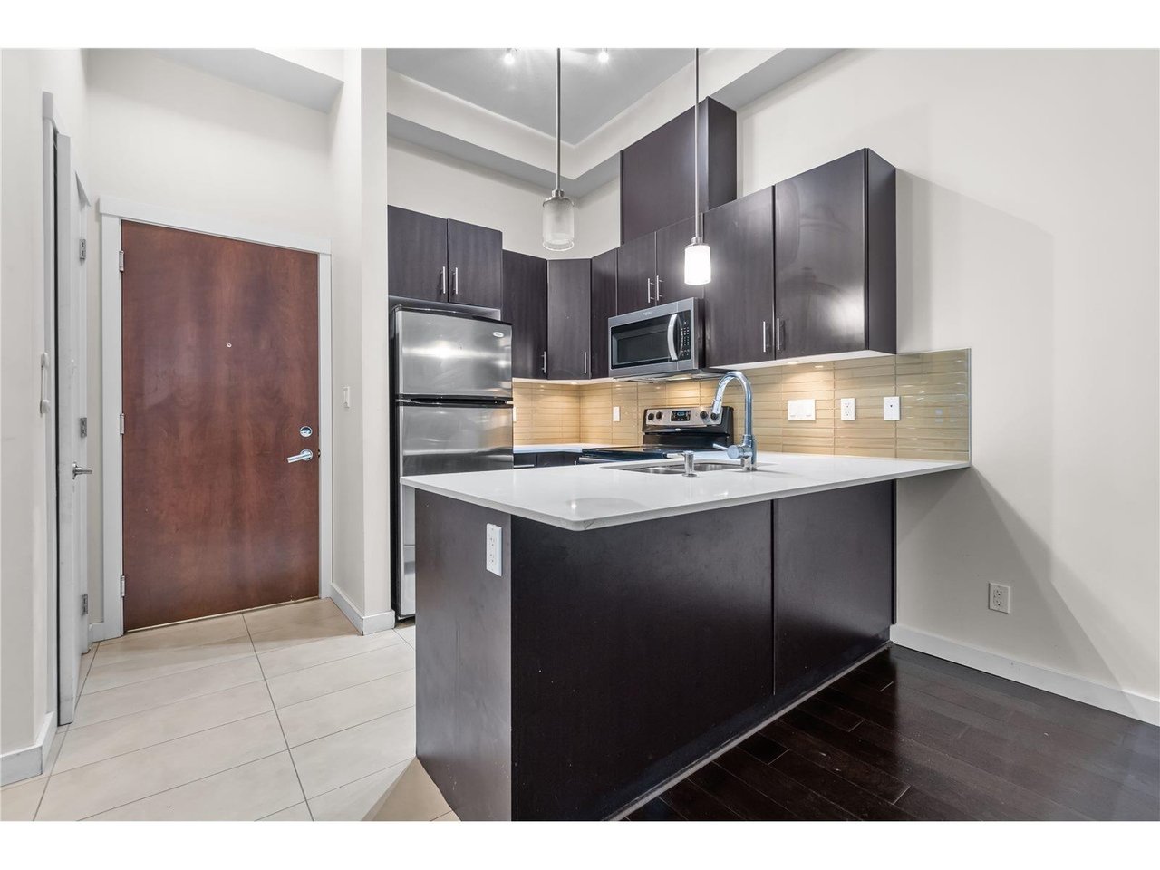 117-7777 Royal Oak Ave