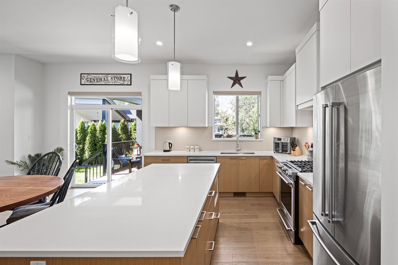 39303 Mockingbird Cres