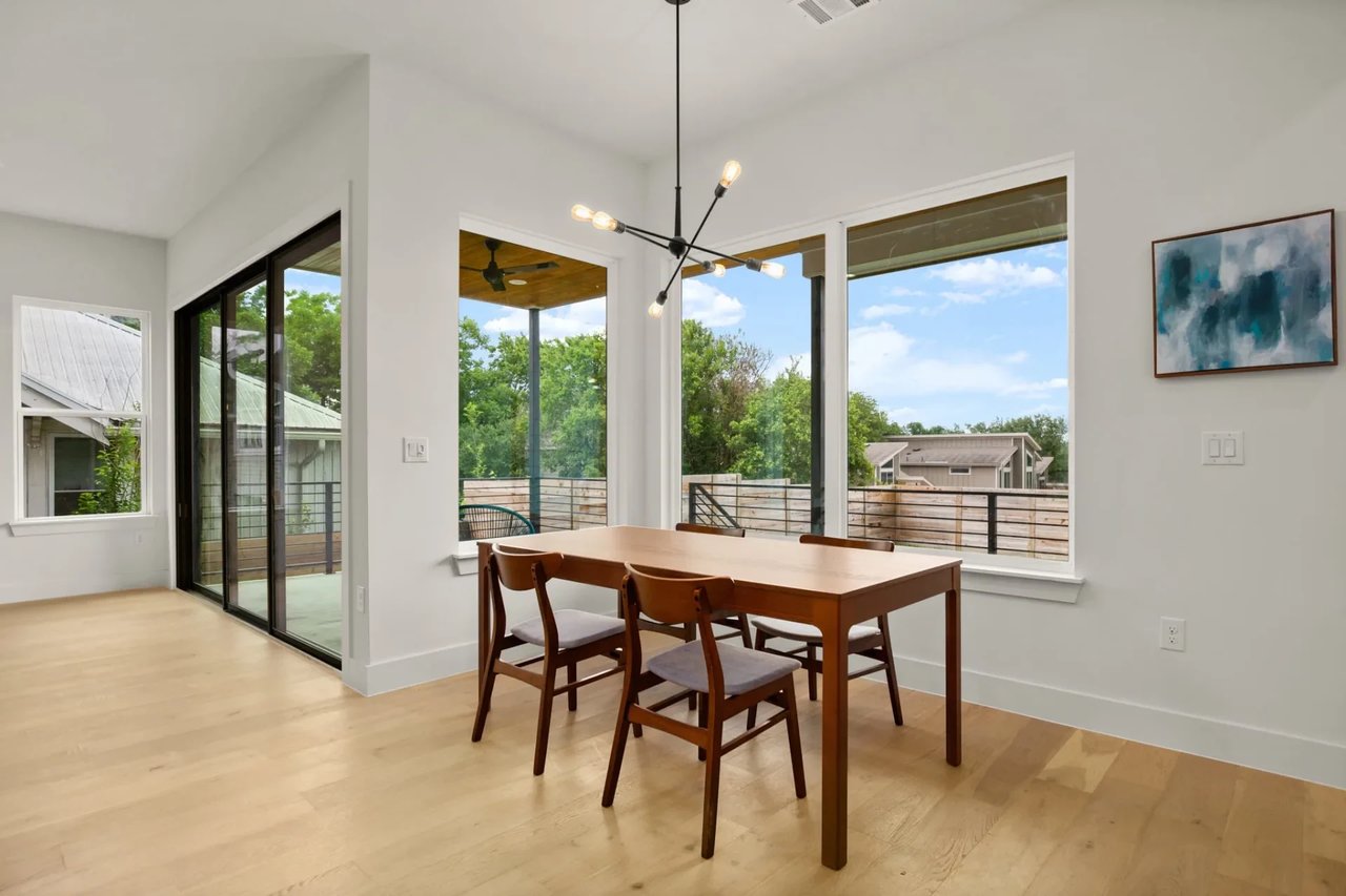 3006 Locke Ln
