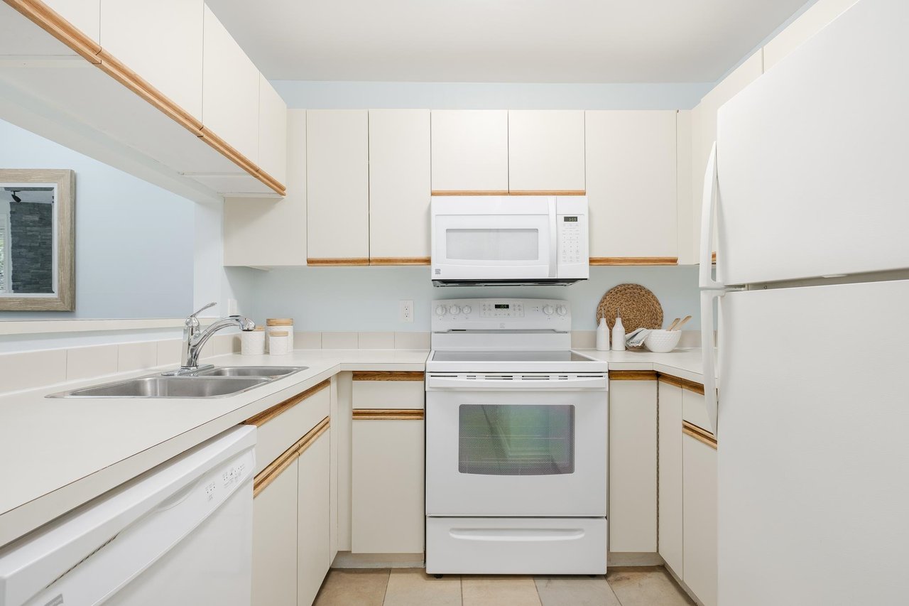 102-1010 Chilco St