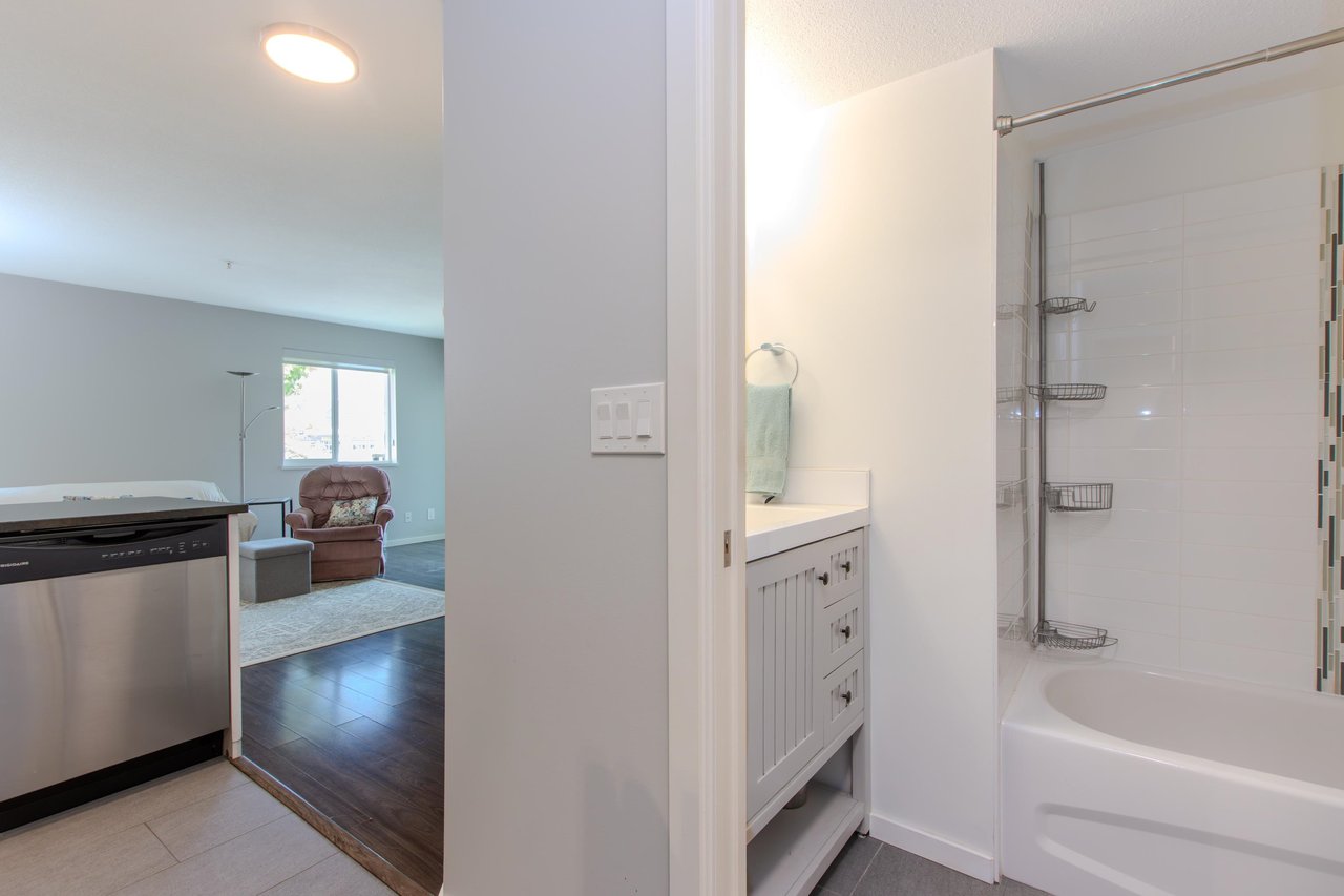 C211-40140 Willow Cres