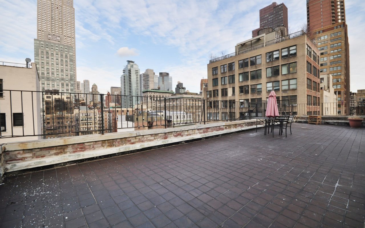 Hidden Nomad Rooftop Cabin Is Nyc’s Most Unusual Rental