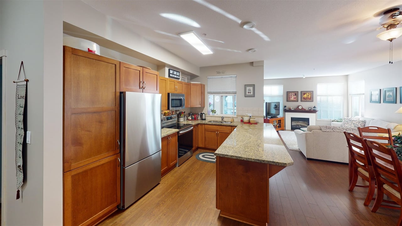 302-33328 E Bourquin Cres