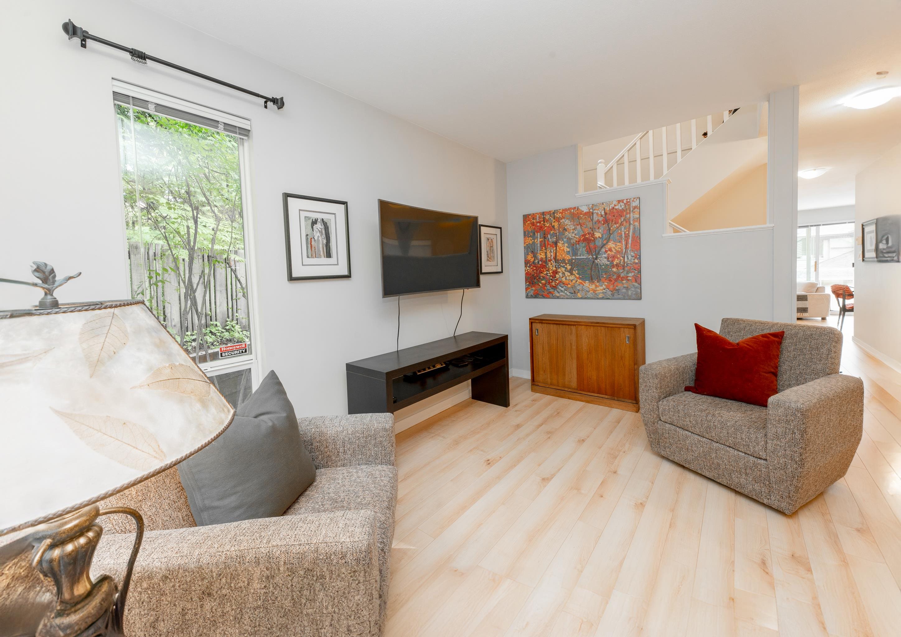 39-8701 16th Ave