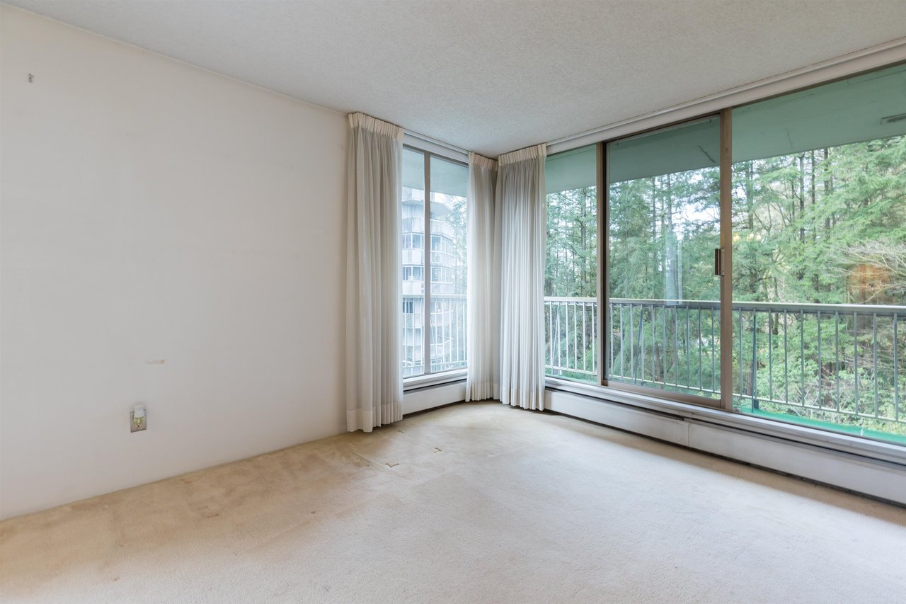 408-2020 Fullerton Ave