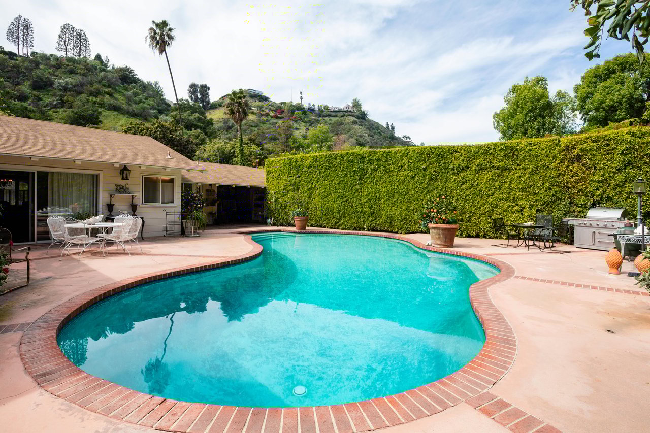 Bel Air Cottage