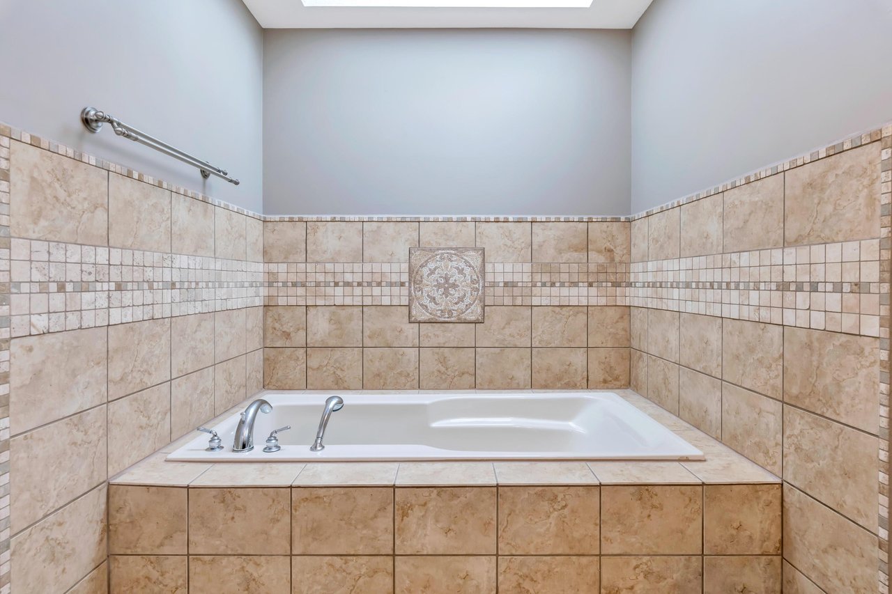 18173 Claytonwood Cres