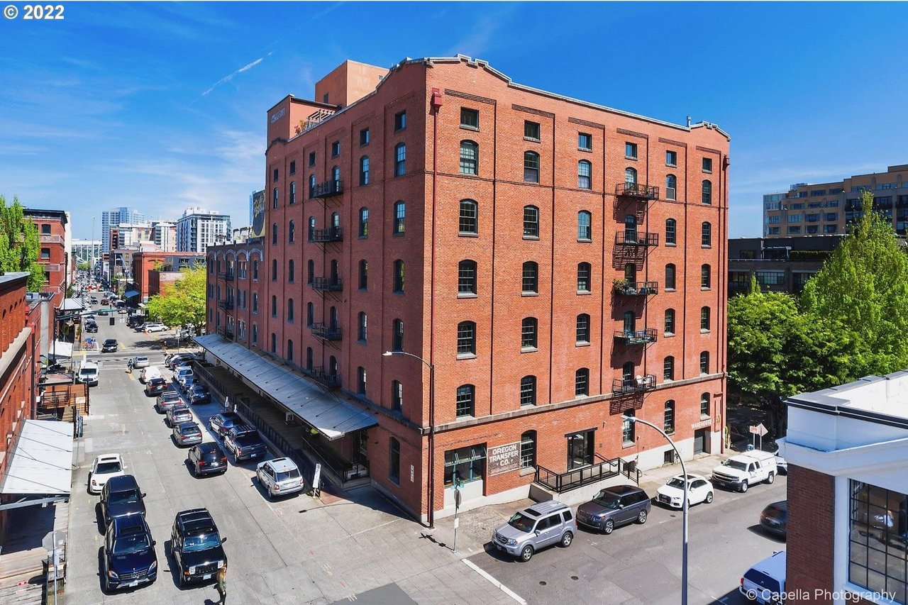 Chown Pella Lofts