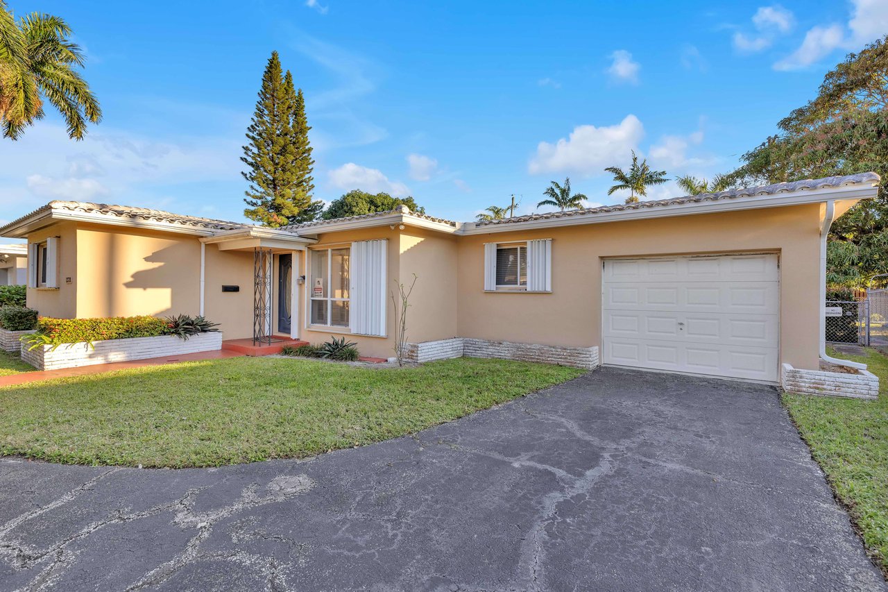 1328 Dewey St Hollywood