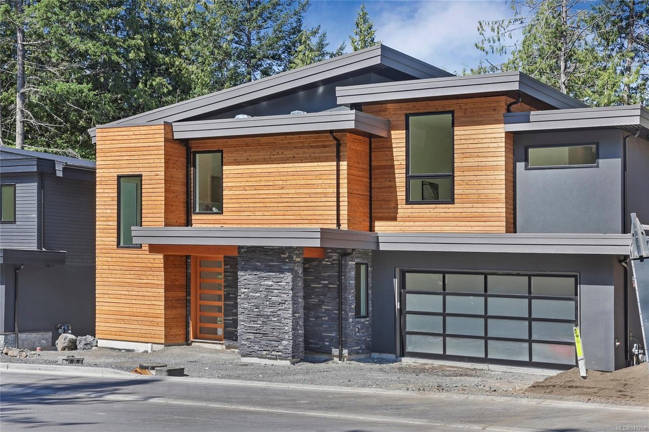 3905 Olympian Wy