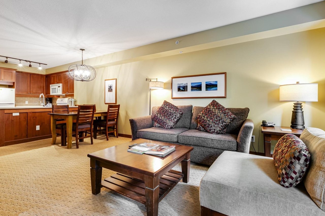 404 G4-4653 Blackcomb Wy