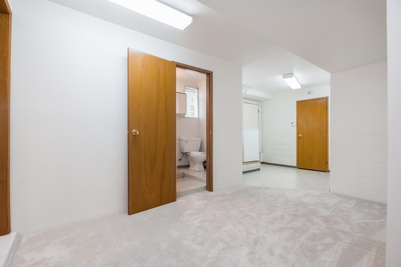 6350 Broadway