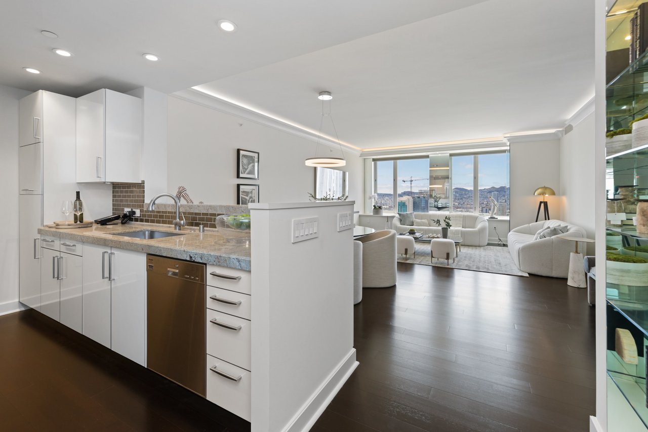 St Regis Residence 32C