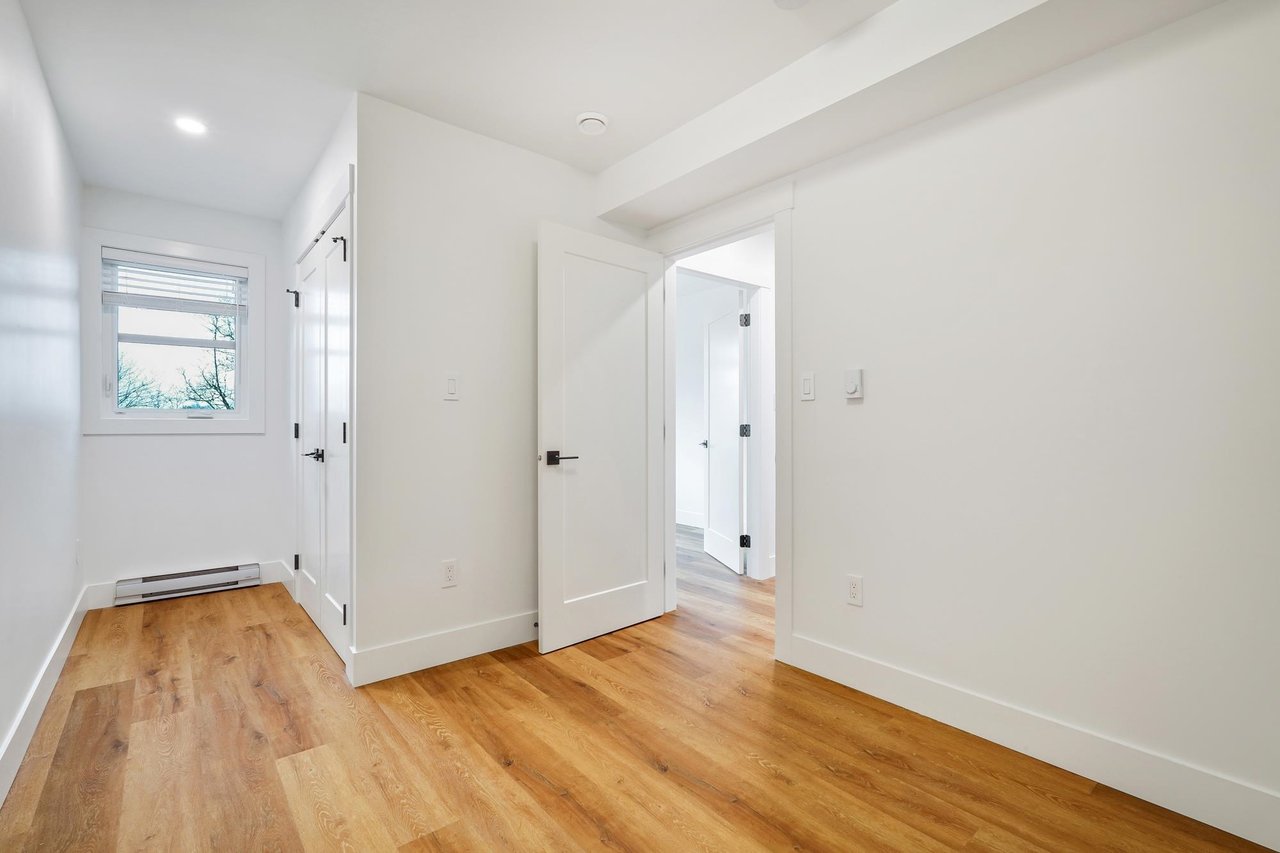 45 E Eighth Ave