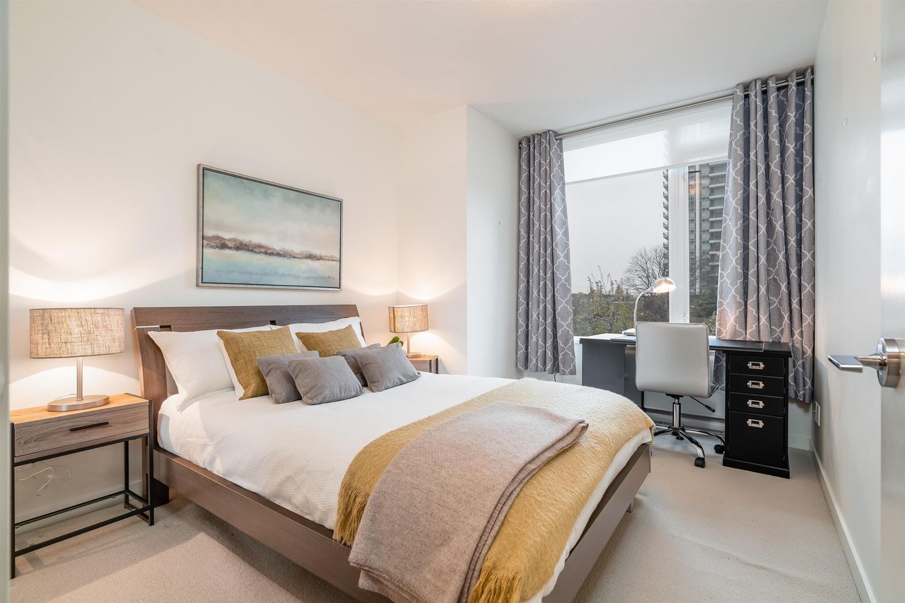 308-6333 Silver Ave