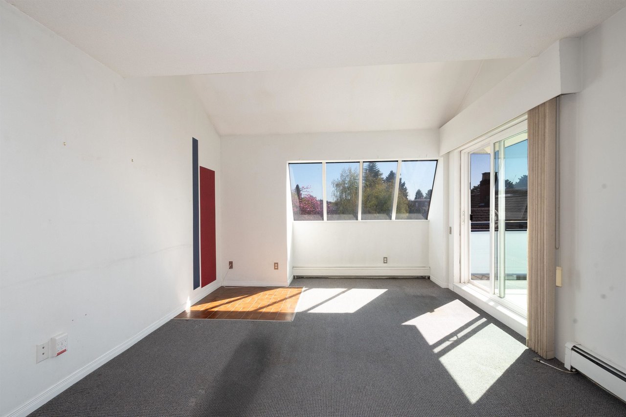 PH12-2125 York Ave