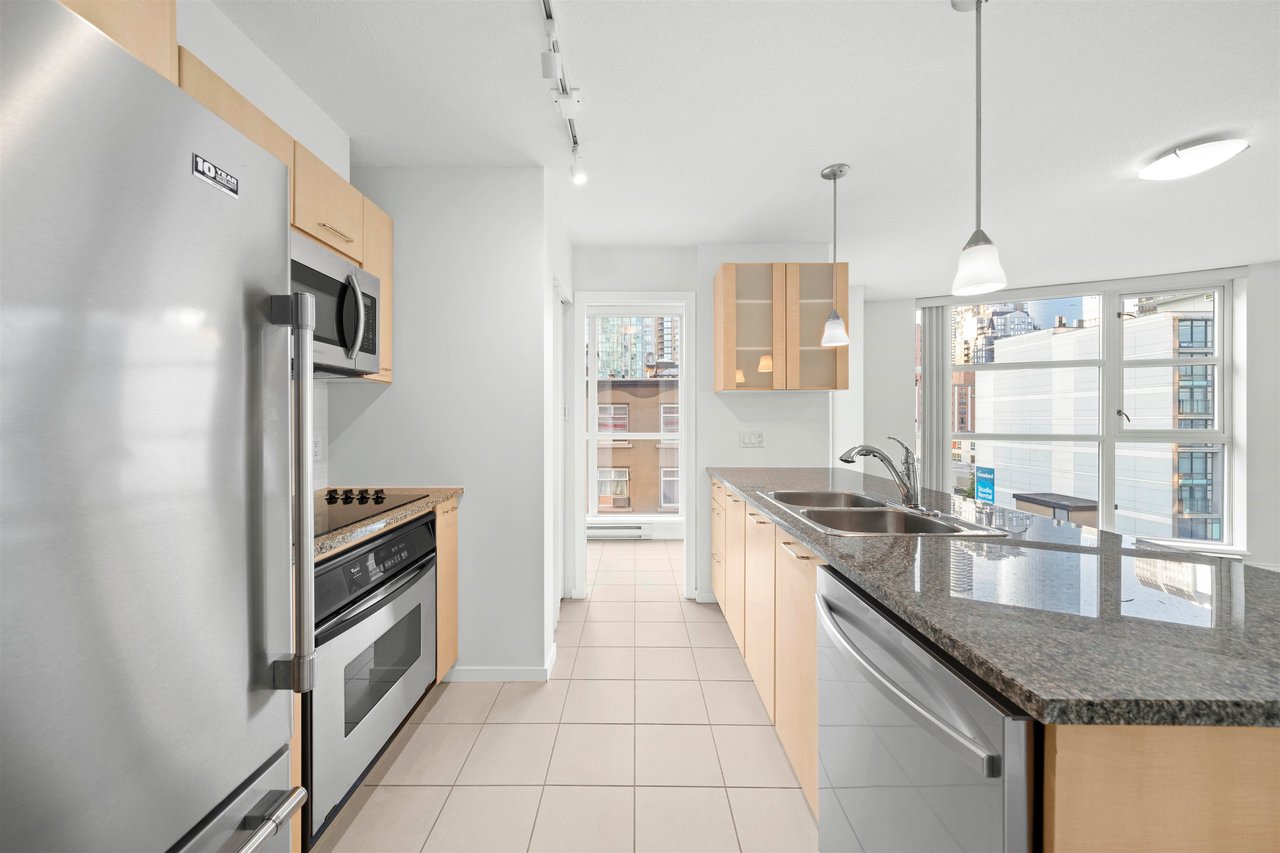 702-1199 Seymour St