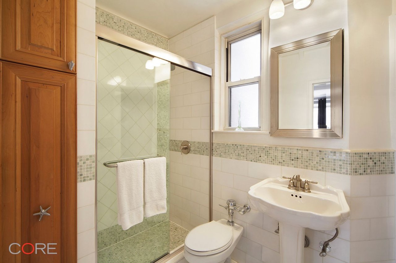 320 East 57th Street Unit: 11F