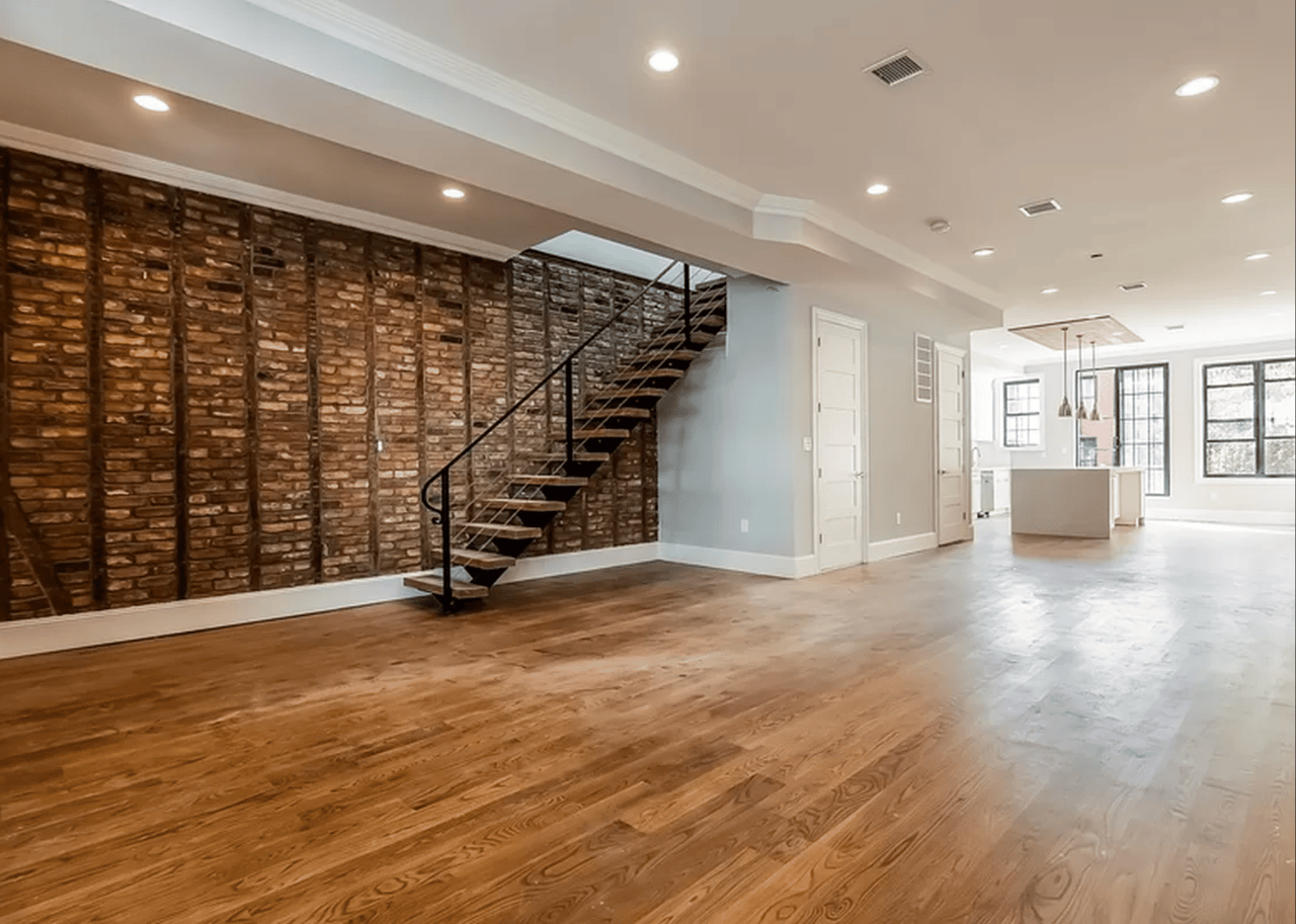 1129 Hancock St