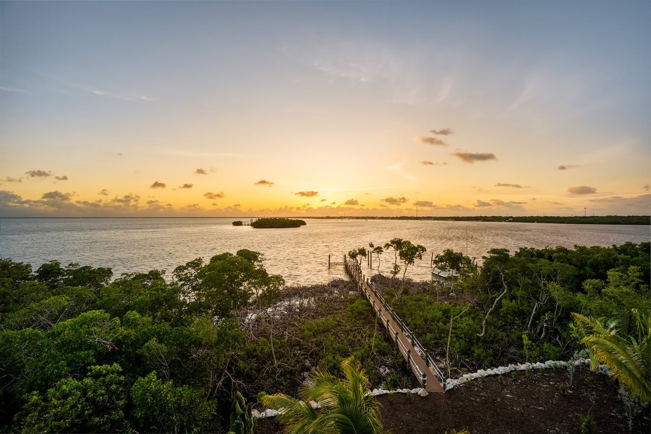 July 2024 - DISCOVER WATERFRONT ELEGANCE: A MODERN MASTERPIECE FOR SALE IN KEY LARGO