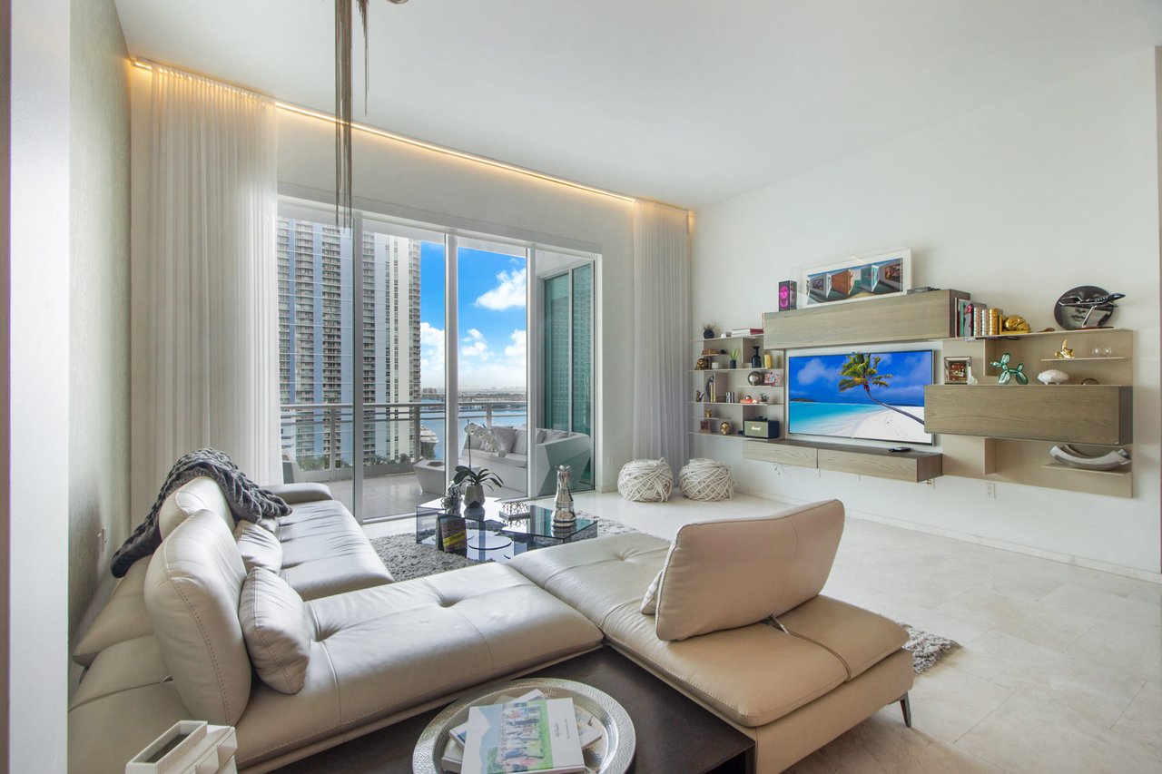 900 Brickell Key Boulevard Unit: 1102