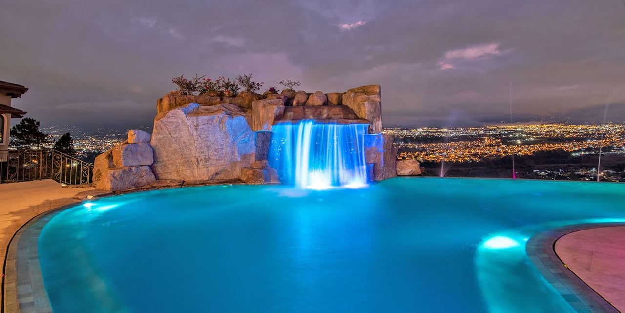 Tuscan Hilltop Luxury Estate, Santa Ana, San Jose