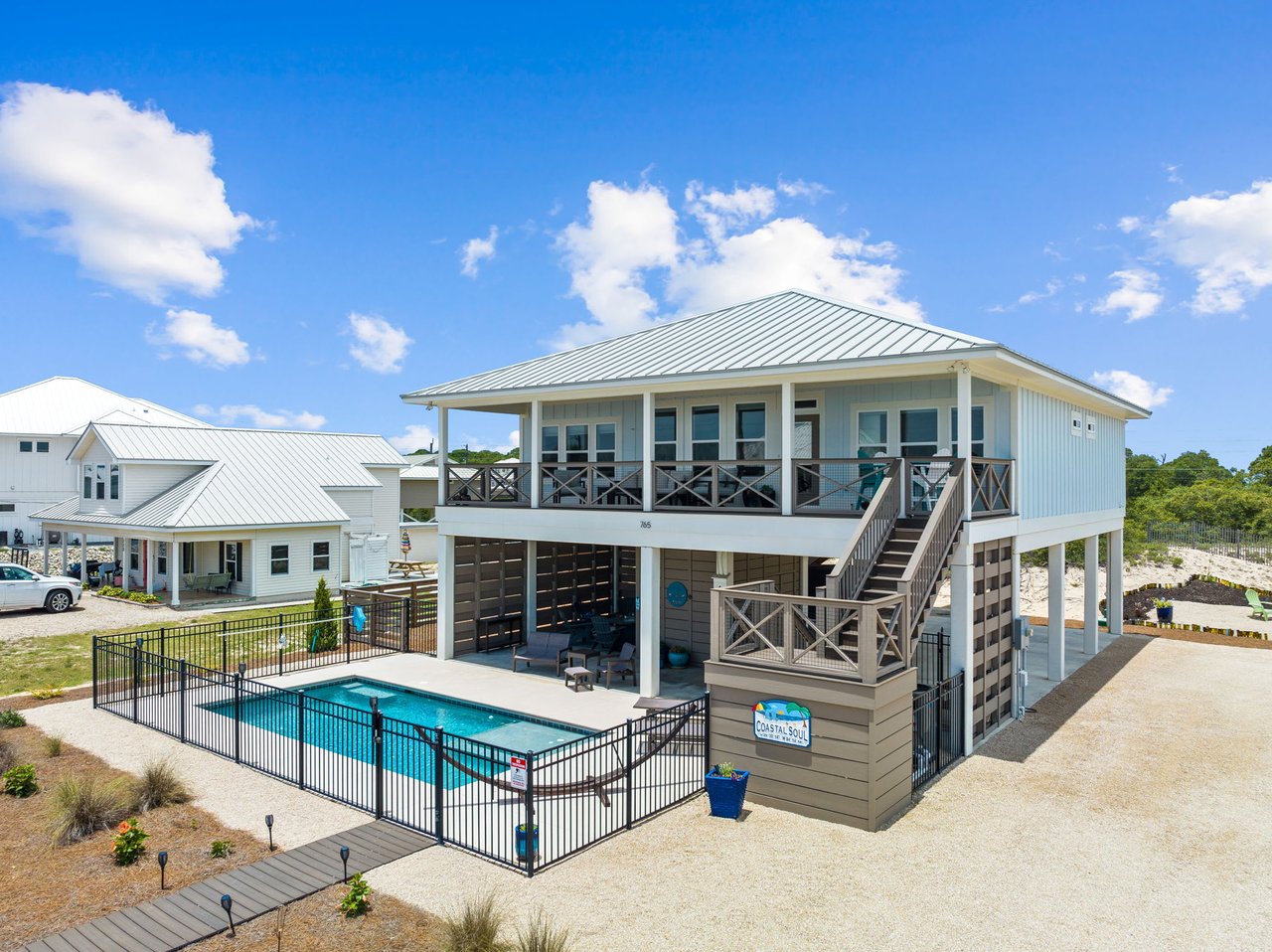 Discover Paradise on St. George Island: A Beachfront Haven with Endless Gulf Views