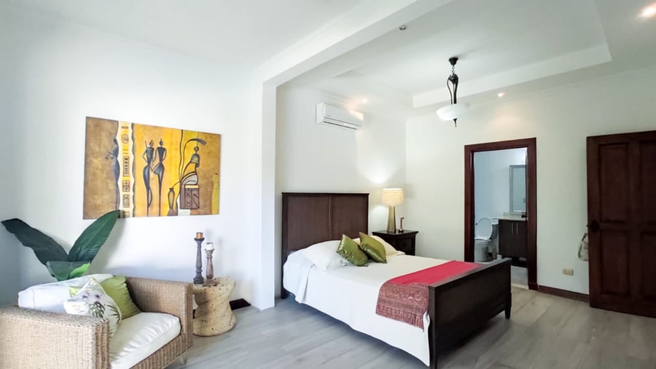Remodeled Gated Community Home, Jaco, Puntarenas
