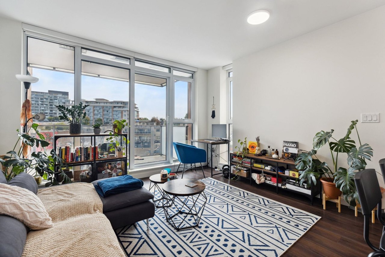 509-285 E 10th Ave